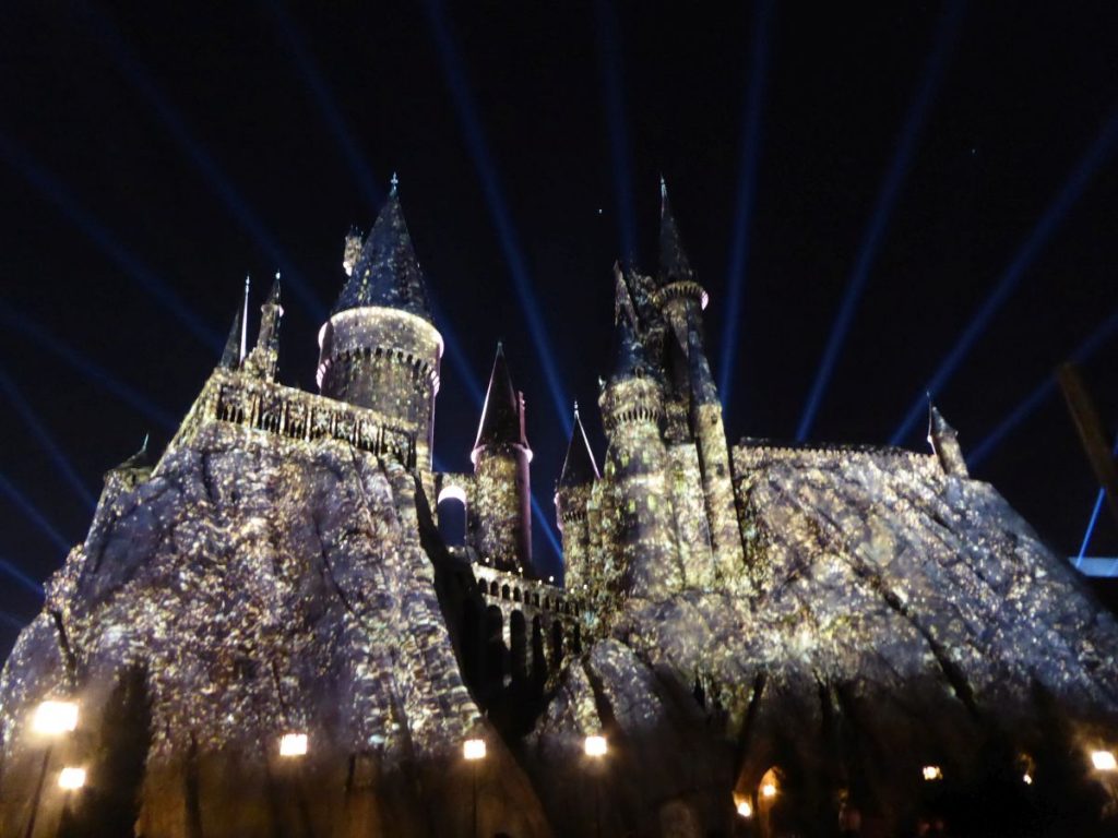 Der Harry Potter and the Forbidden Journey Ride ist im Schloss Hogwarts