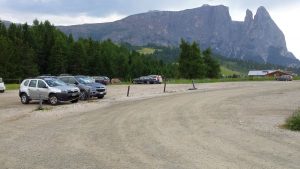 Parkplatz auf der Seiser Alm in Compatsch