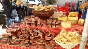 Wochenmarkt in Völs am Schlern