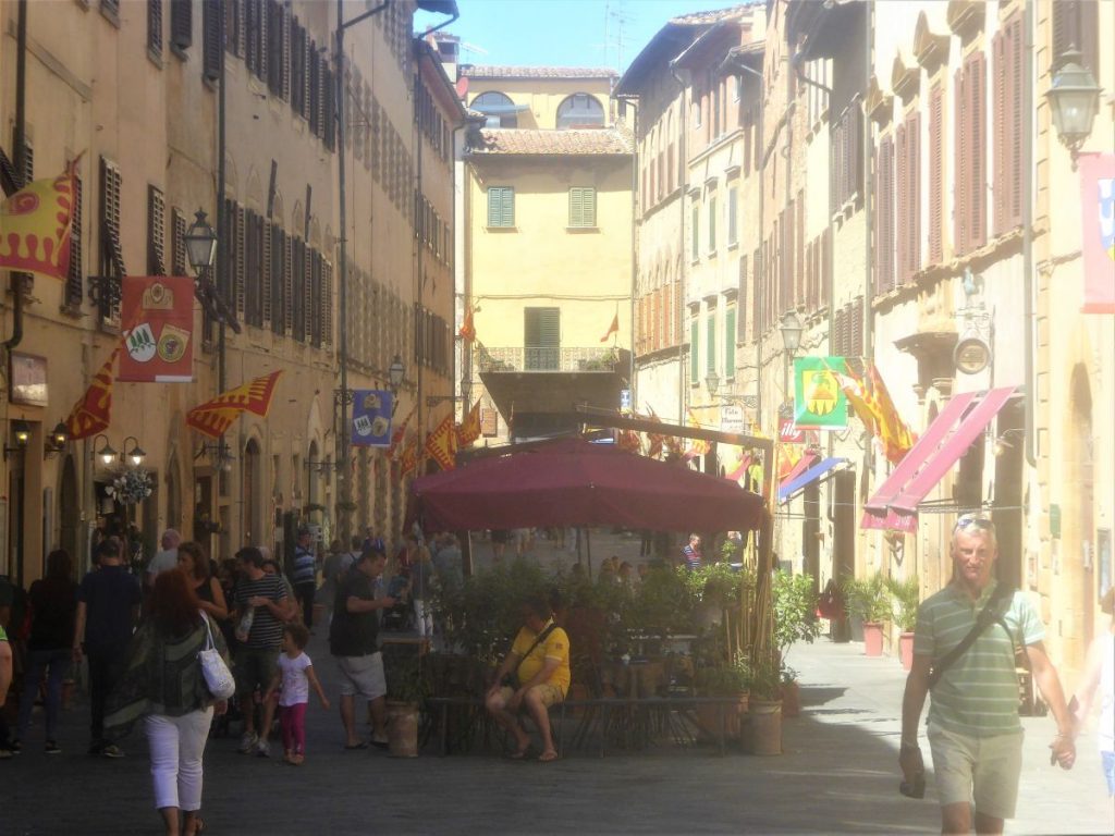 Cafe auf der Via Antonia Gramsci